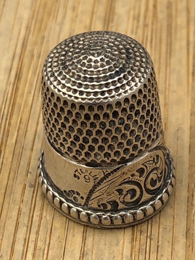 Vintage Sterling Silver Thimble, size 9, pretty