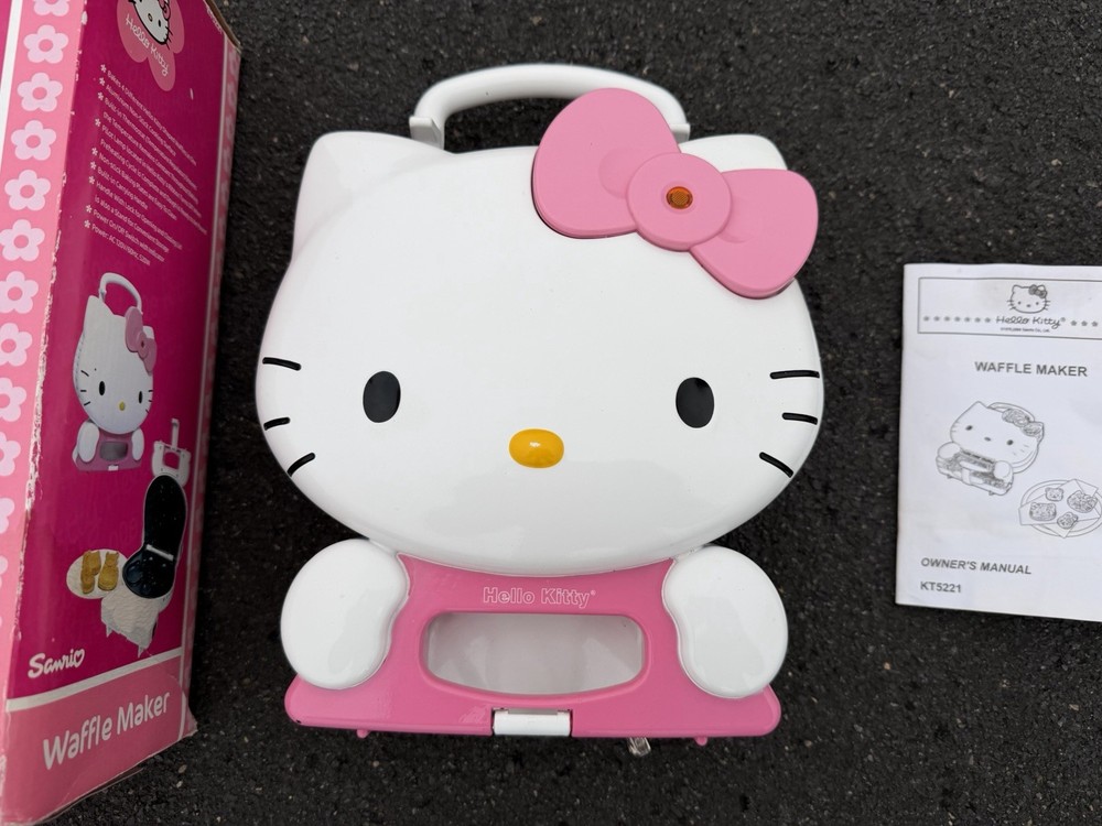 Hello Kitty Waffle Maker KT5221 Sanrio 2004 Tested Works