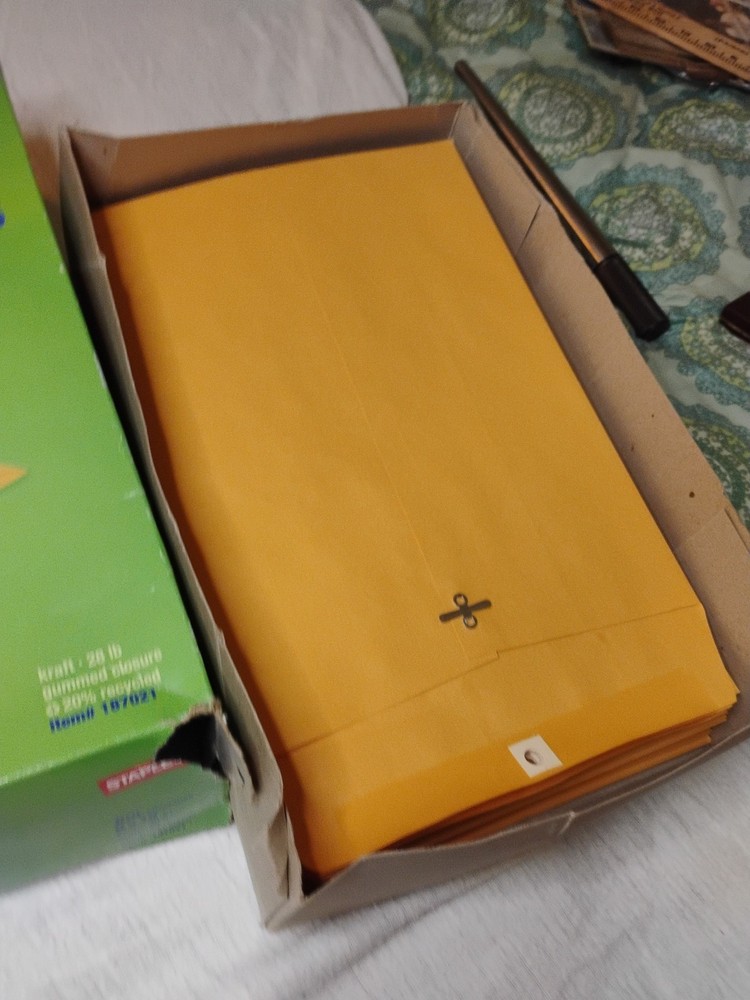 Staples 9in x 12in Clasp Gummed Envelopes Unknown Count Box