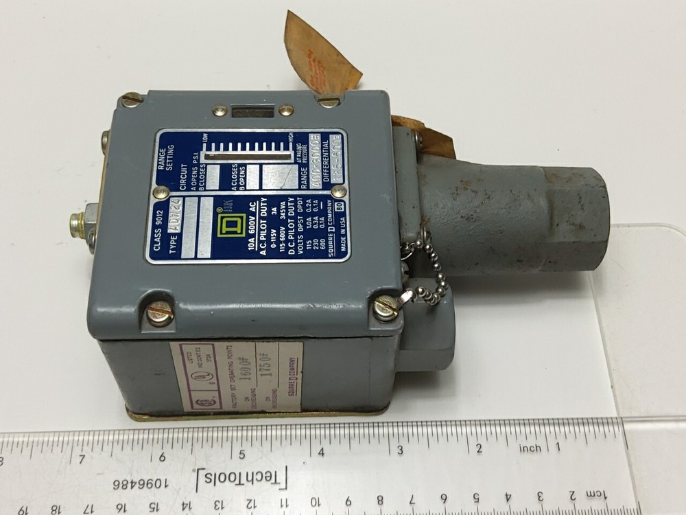 SQUARE D PRESSURE REGULATOR 9012-ADW-24 (NEW)