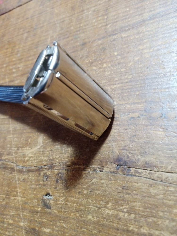 VINTAGE GILLETTE BLACK HANDLE SLIM ADJUSTABLE DATE CODE S-1 GOOD CONDITION 1972