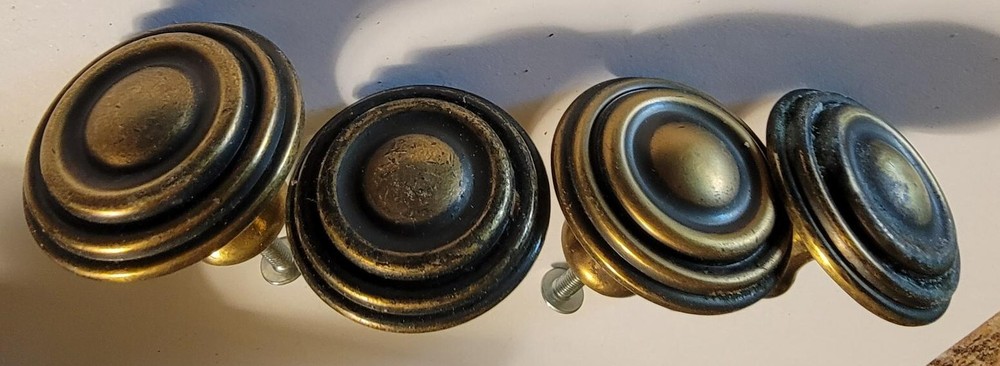 Round Oil Rubbed Bronze Cabinet Knobs 1 1/2"