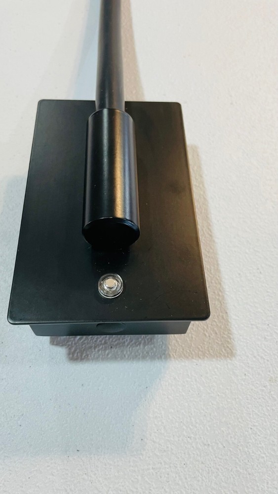 Stretch Swingarm Wall Sconce