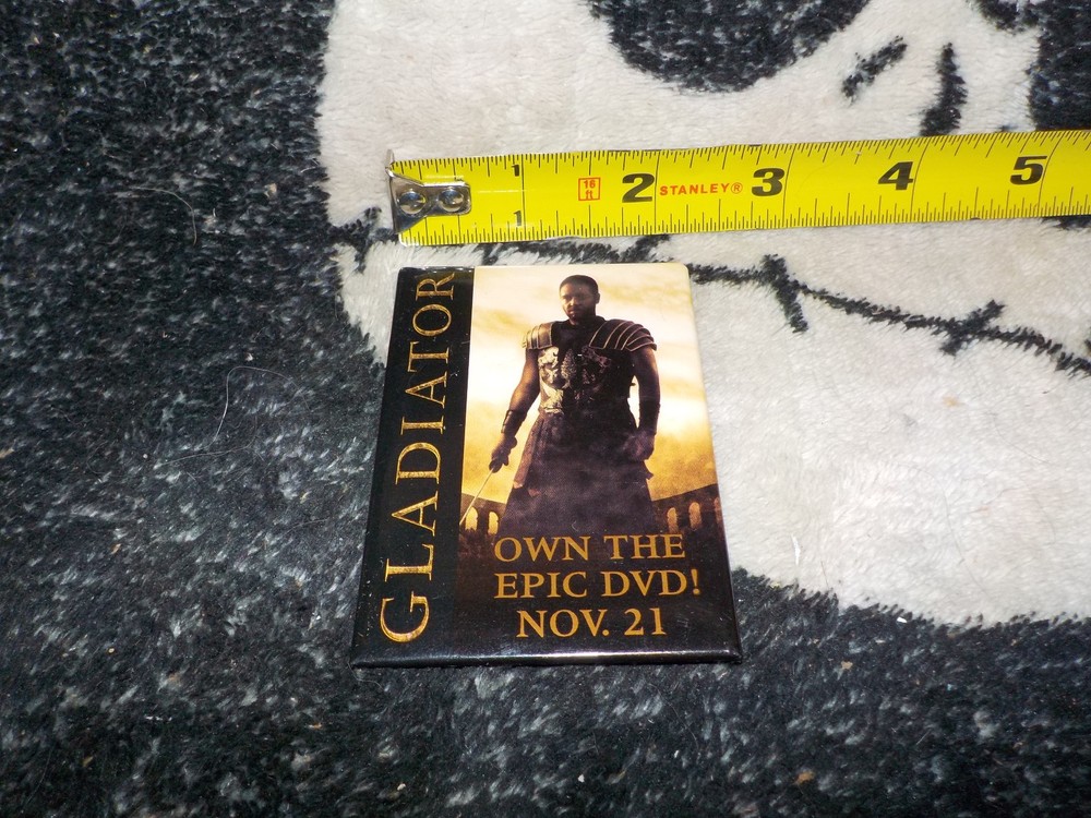Gladiator Vintage Video Store Pin Pinback Button Badge Russell Crowe