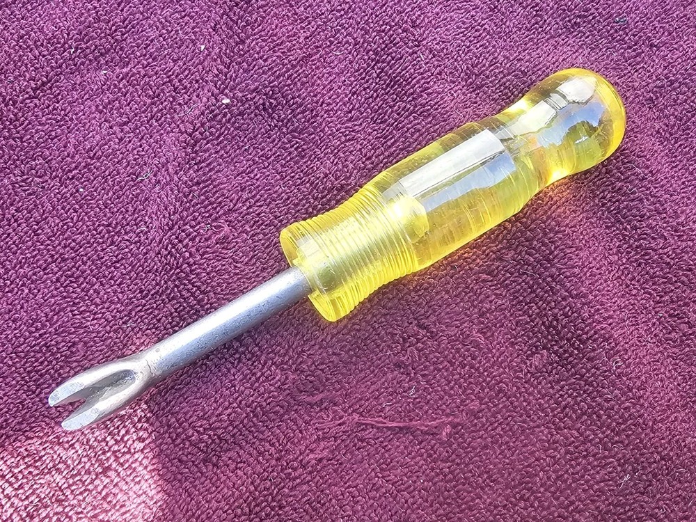 C.S.Osborne Staple and Tack Puller