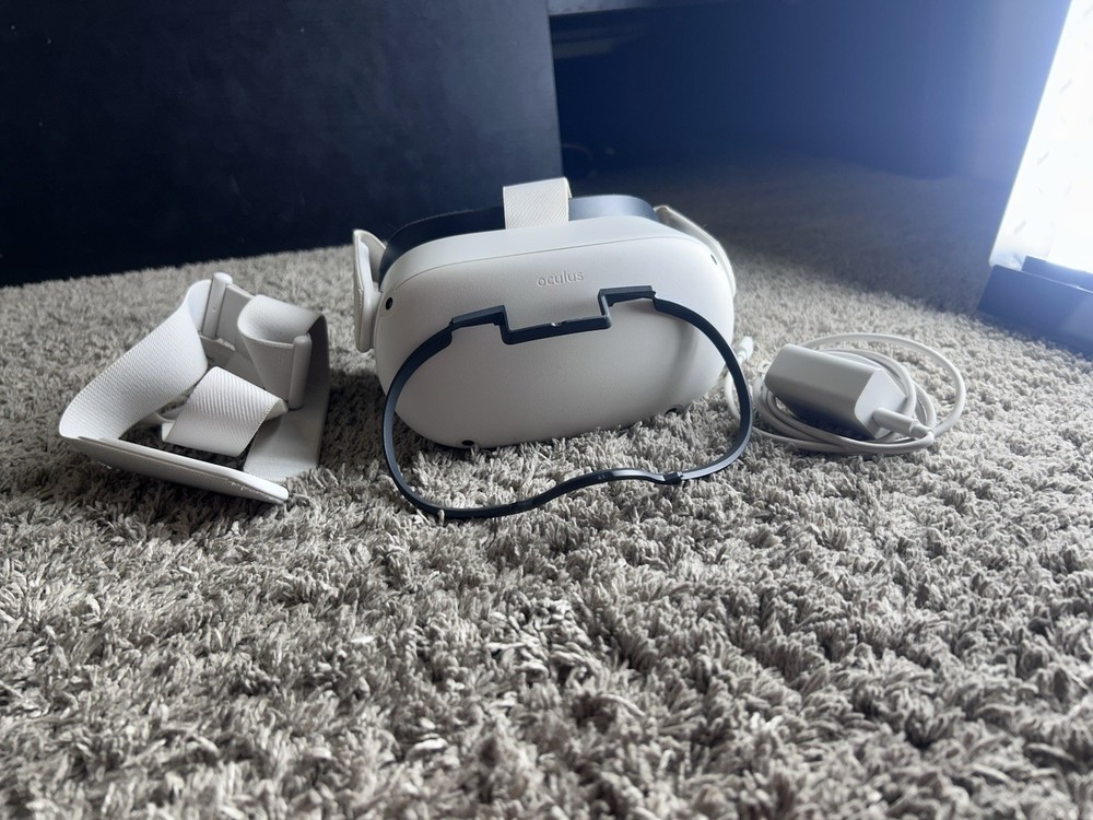 Oculus Quest 2 (128GB) Virtual Reality Headset OG NO CONTROLLERS WORKING