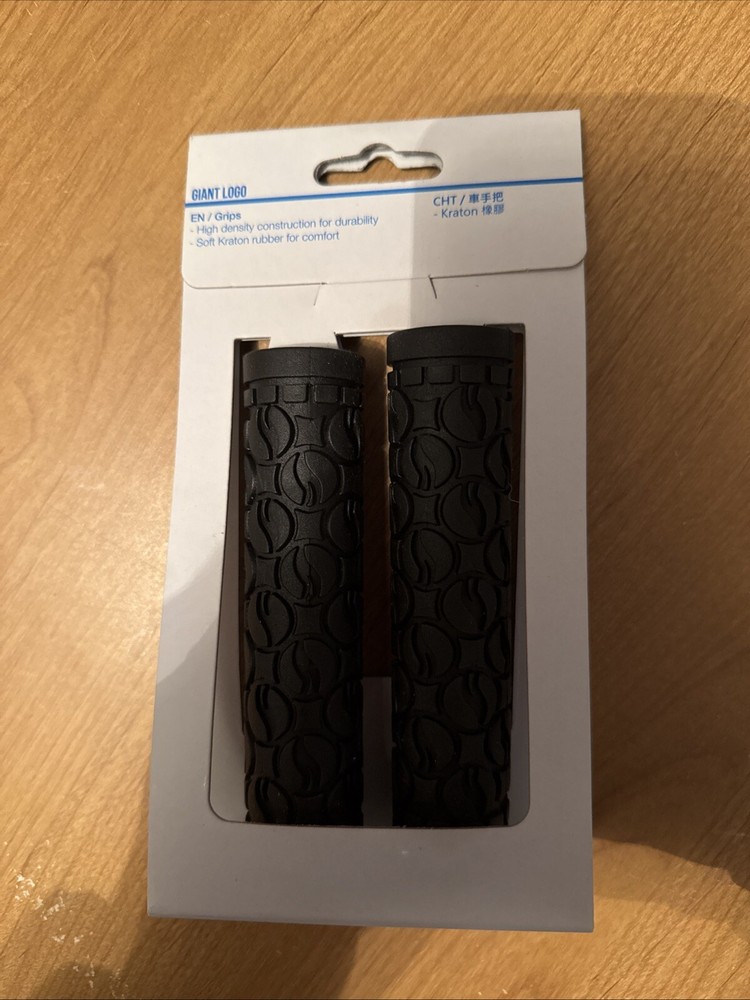 Giant Logo Grips