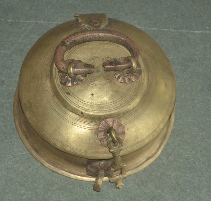 Vintage Brass Unique Solid Handcrafted Round Small Bread / Chapati Box