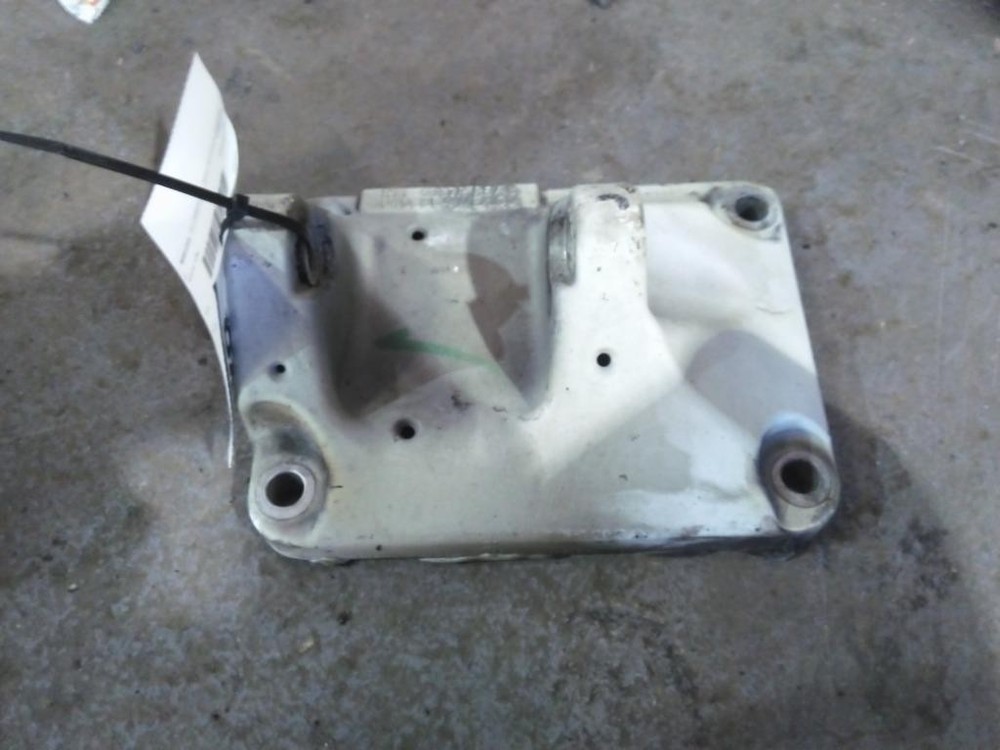 For 2021 PETERBILT 579 CAB MOUNT,BRACKET Right ,  OH