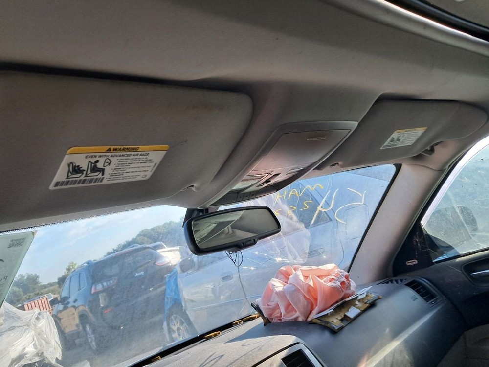 300 2007 Glove Box 4777345