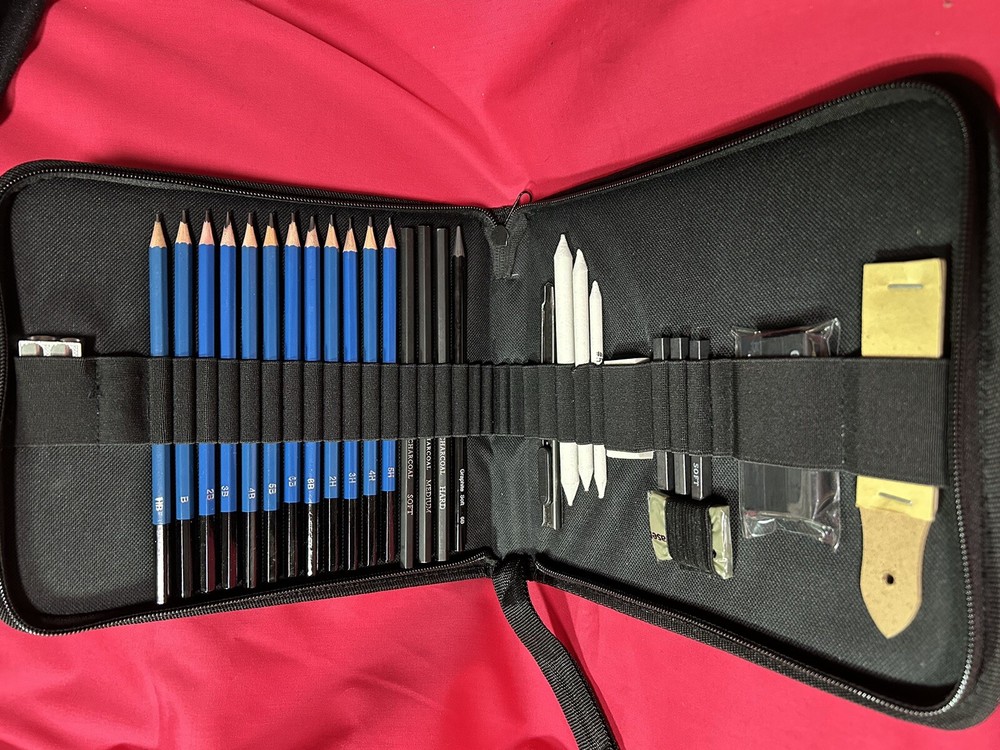Brand New 30 Piece Drawing Set Including Case