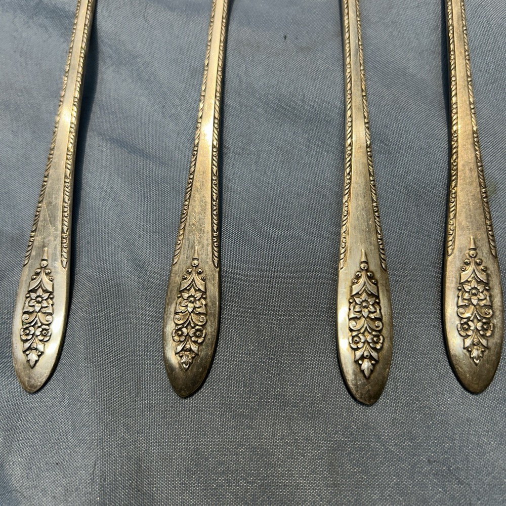Vintage 8 Piece Rogers A1 Plus Oneida Silver Plated Long Teaspoons
