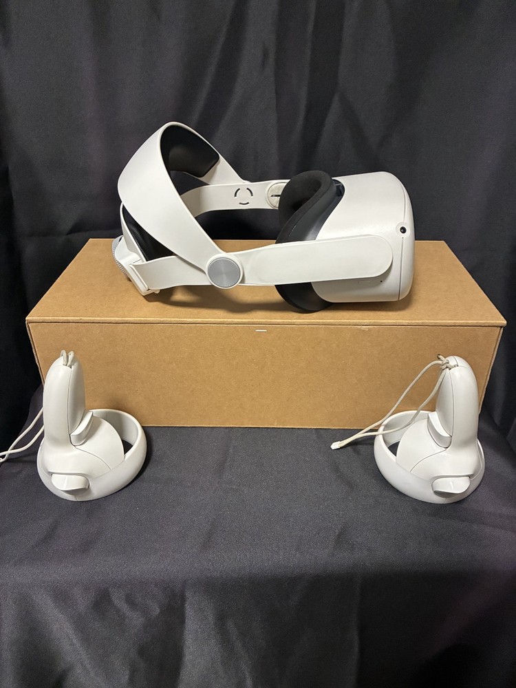 Meta Quest 2 128gb with controllers and upgraded head strap - FULLY FUNCTIONAL