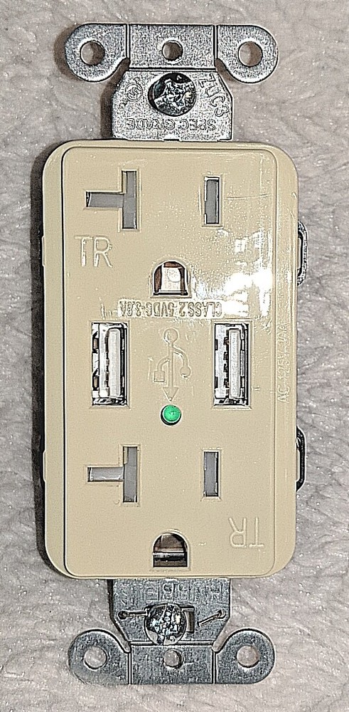 HUBBELL Tamper Resistant Duplex Receptacle With 2 USB Port Charger