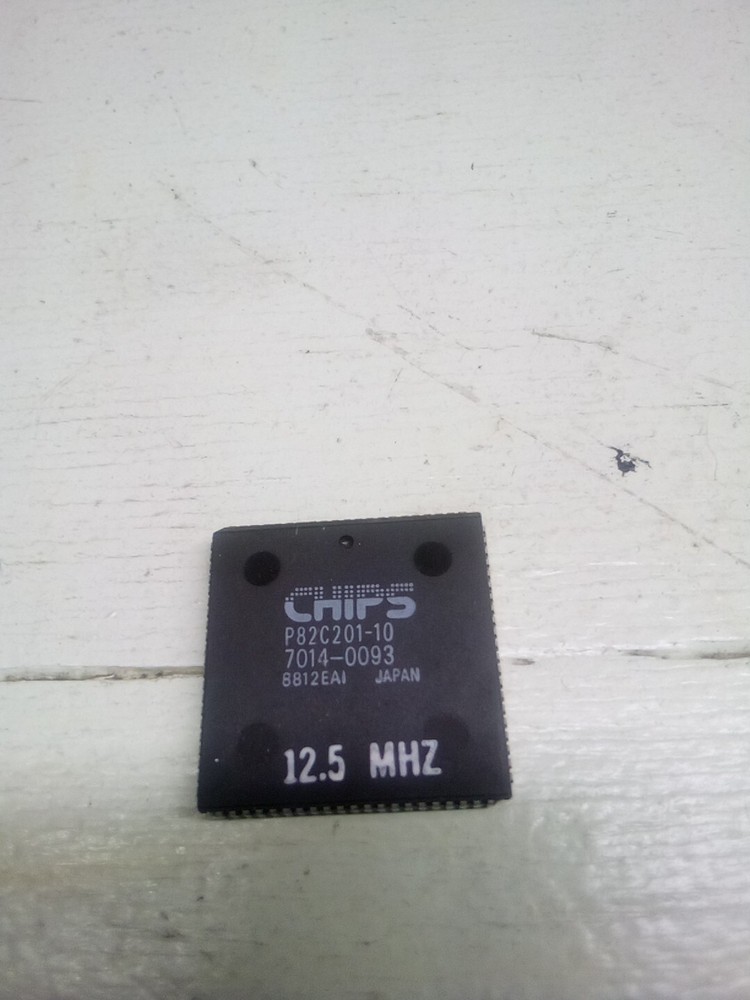 Chips P82C201-10 PC/AT Chipset IC, PLCC, Good Used