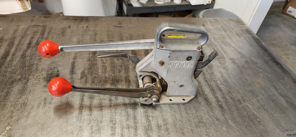 Signode ASD 506 8   1/2" Combination Steel Strapping Tool.