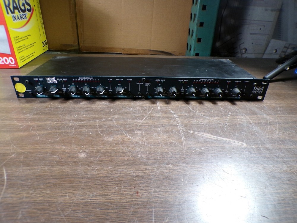 dbx 166XL 2-Channel Compressor/Limiter/Gate