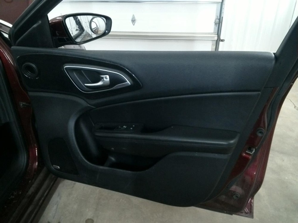 200 2015 High Mounted Stop Light 104753328