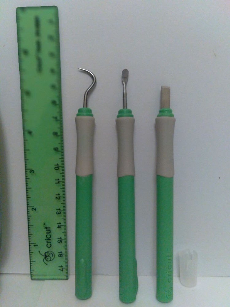 Cricut - Preowned - 8 Piece Portable Hand Tools Kit