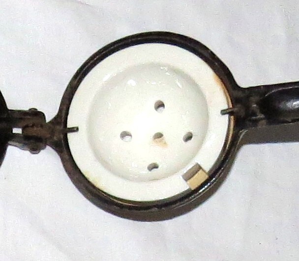 Lemon Squeeze Arcade No 2 - Cast Iron and Ceramic - Works Well