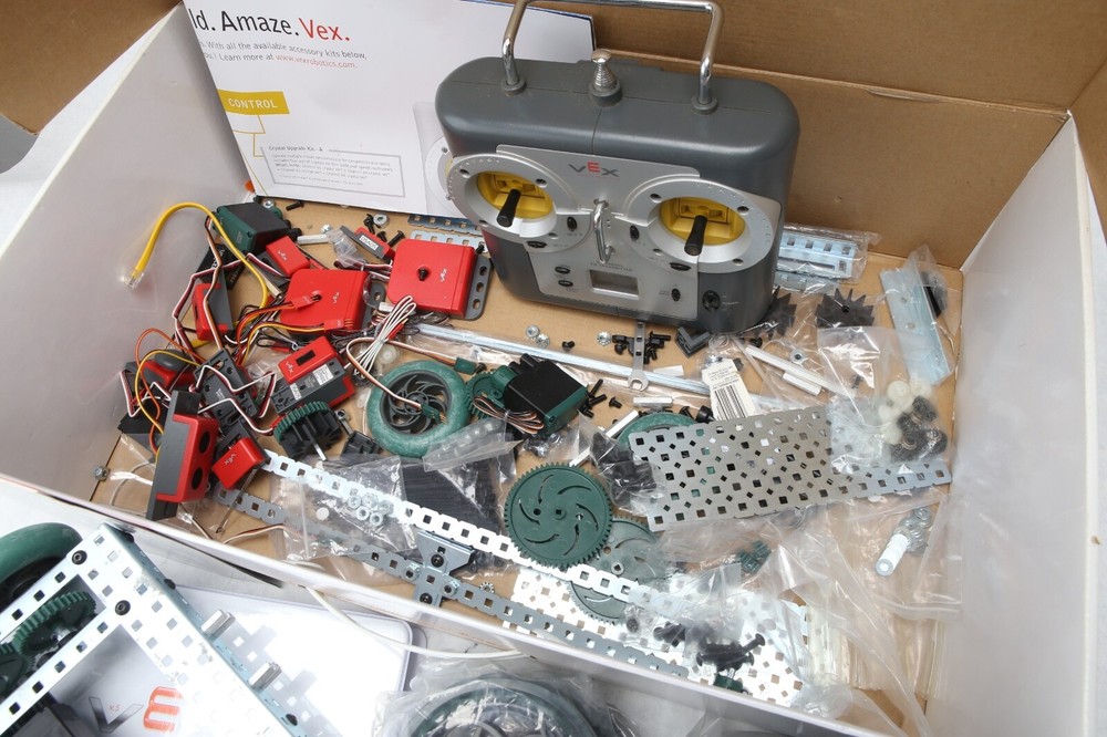 VEX Robotics Design Engineering System v.5 Kit SEE PHOTOS SH