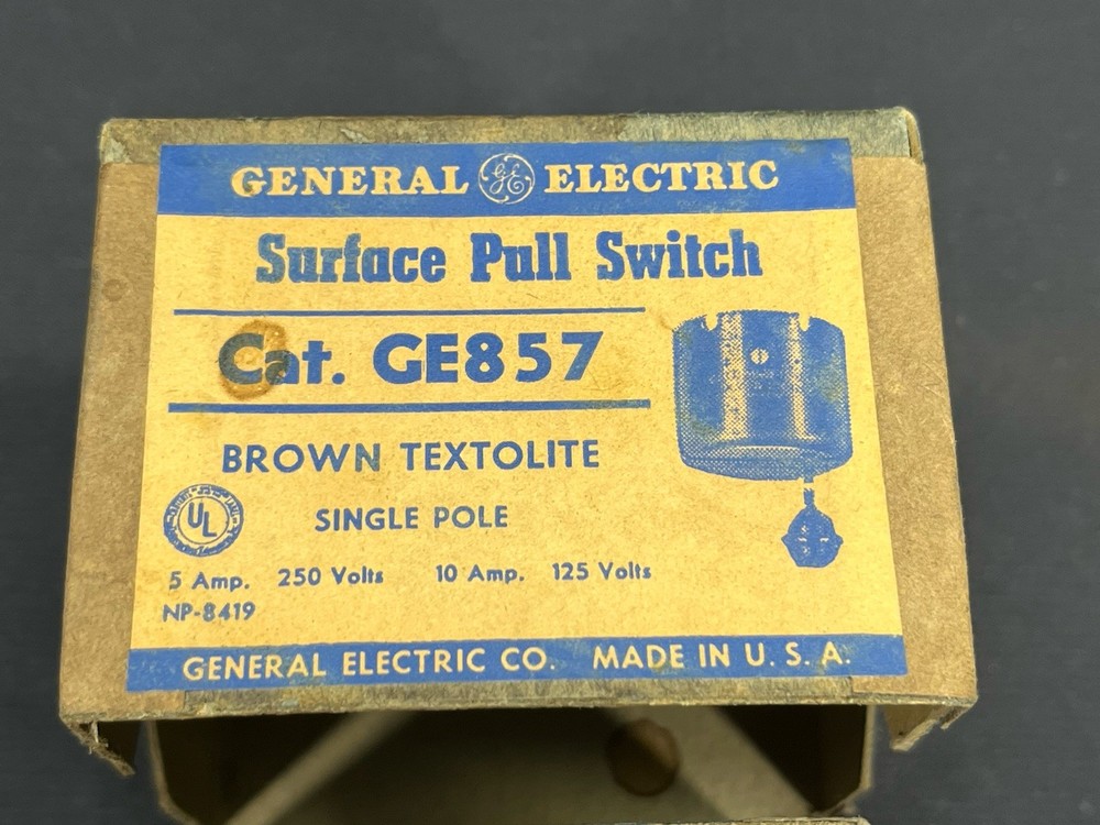 NOS NEW General Electric GE 857 Brown Textolite Surface Pull Switch Lamp Light