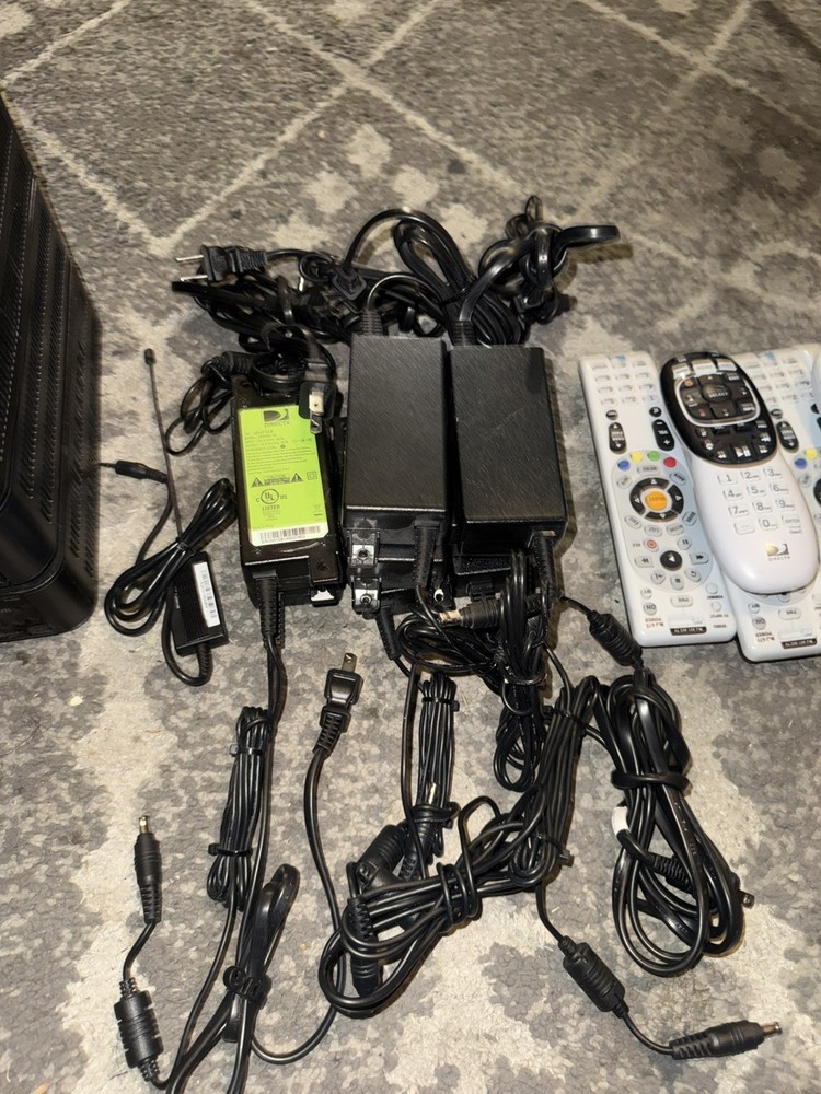 direct tv RECIEVER LOT (12)