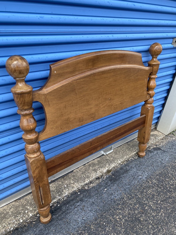 Kling Colonial (Ethan Allen) Solid Maple Twin size Cannonball Headboard