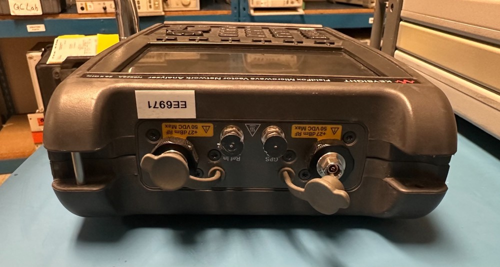 Agilent N9928A FieldFox 26.5GHz RF Microwave Vector Analyzer