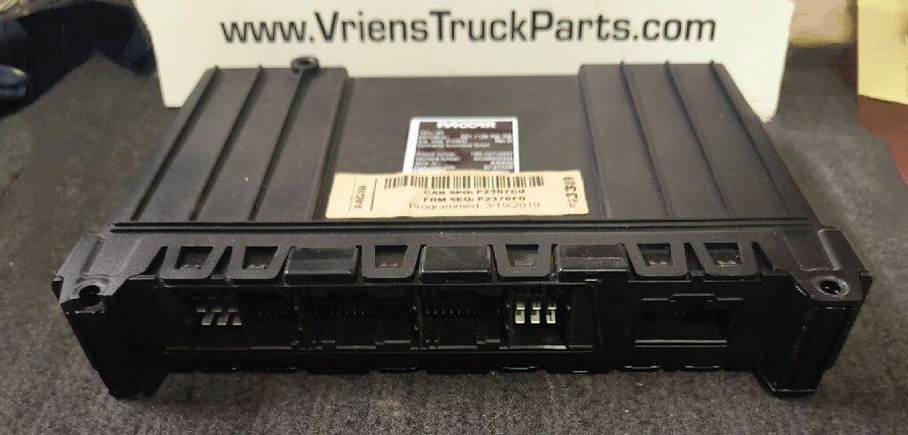 PETERBILT Q21-1126-700-700 VECU 12V CAB CONTROL MODULETHIS PART IS PROGRAMMAB