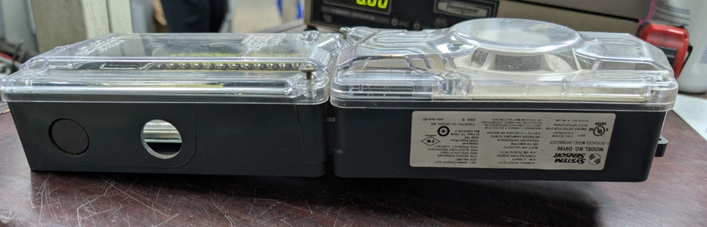 🤪 SYSTEM SENSOR DUCT MOUNT SMOKE DETECTOR 120 VAC D4120