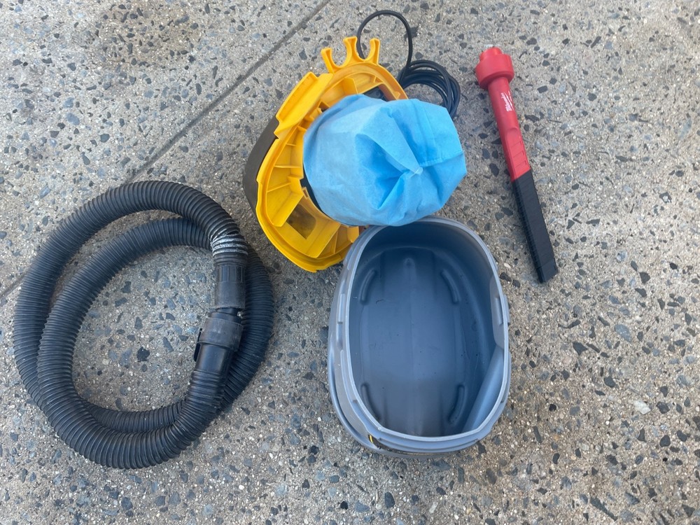 STINGER WET/DRY MINI VAC