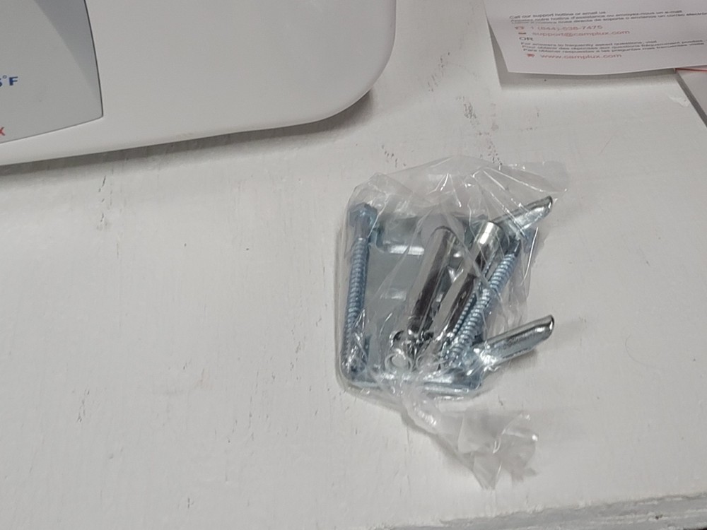 CAMPLUX 6 Gal. Plug In Water Heater Electric EUC READ