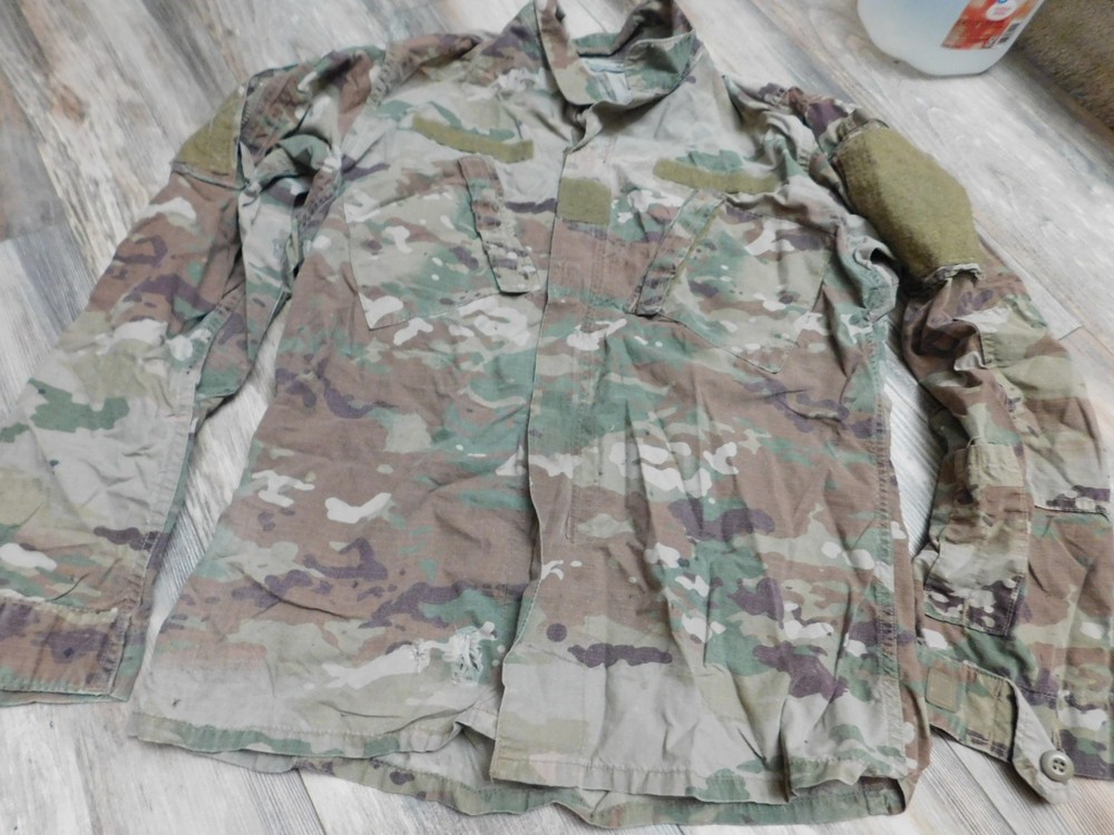 US ARMY OCP FLAME RESISTANT COAT SZ MEDIUM - LONG