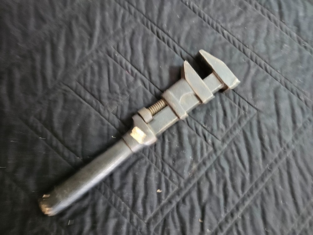 Antique Tools: Monkey Pipe Wrench ~ Wooden Handle ~ 12"