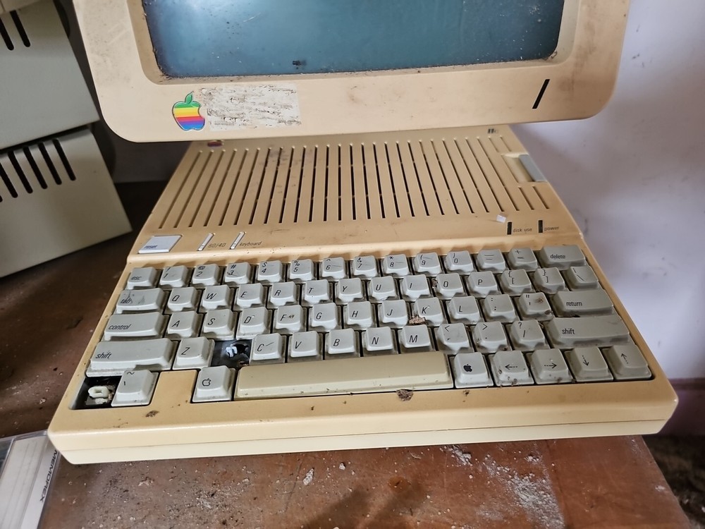 Apple IIC Computer As Is Untested