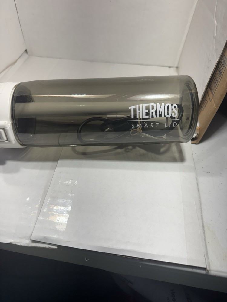Thermos Hydration Bottle With Smart Lid Technology!