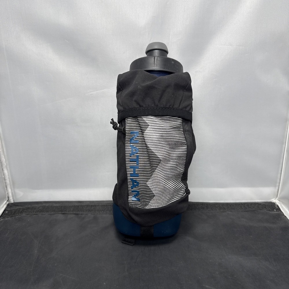 Nathan QuickSqueeze Handheld Running Bottle Black/blue Large