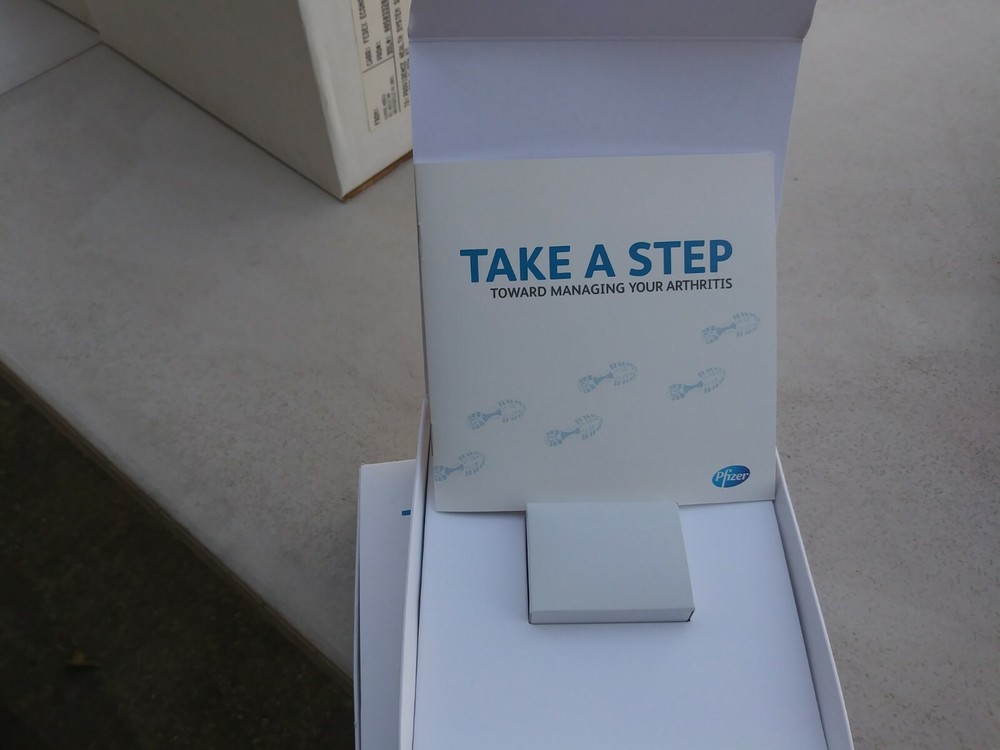 Pfizer Pedometer and Tracking Guide Black Managing Your Arthitis New NIB