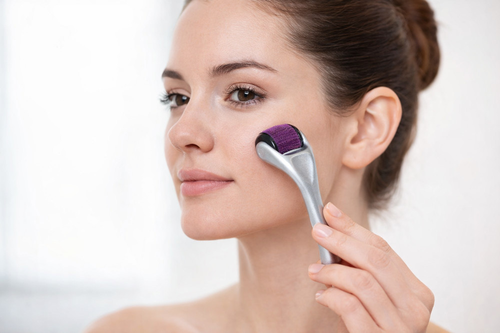 540 Titanium Derma Roller Microneedling Tool for Skin Texture & Serum Absorption