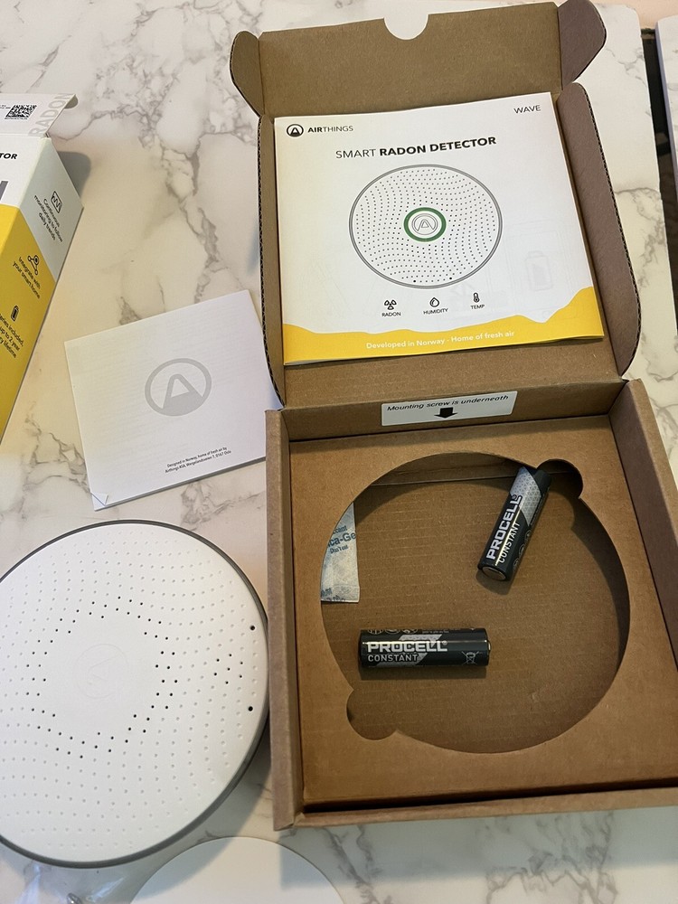 Airthings 2950 Smart Radon Detector - White