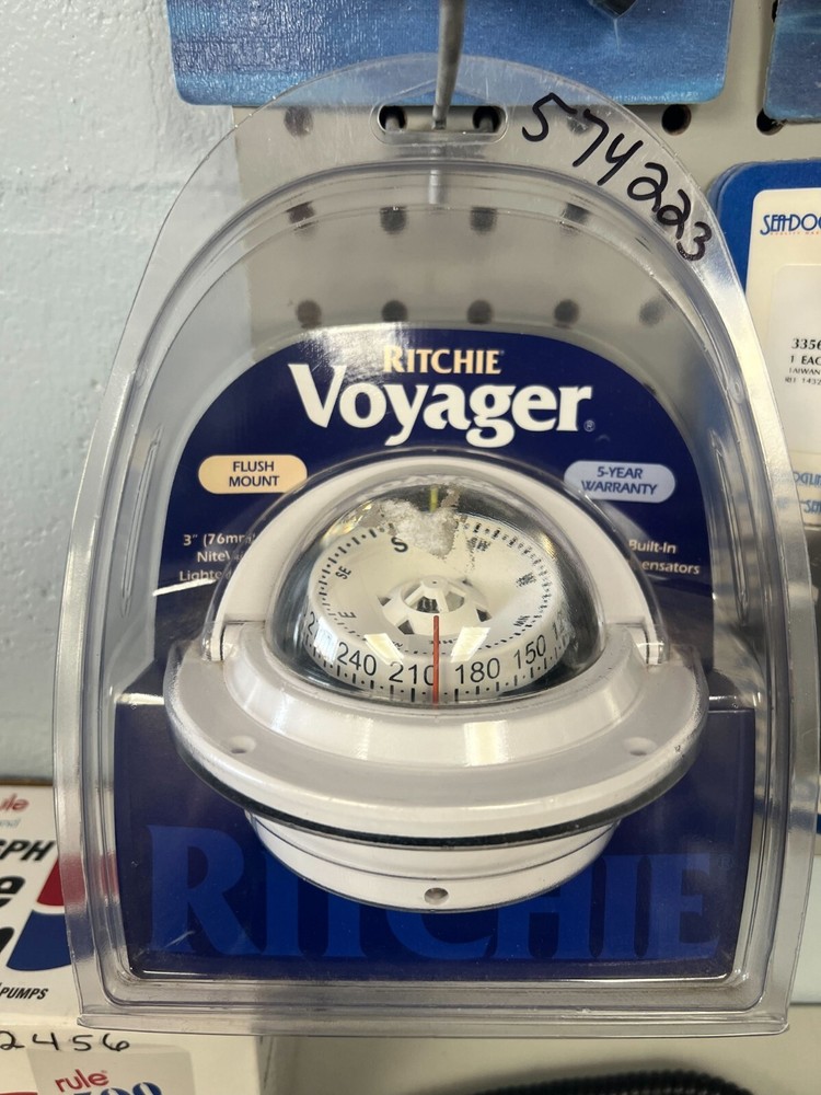 COMPASS VOYAGER FLUSH MOUNT WHITE