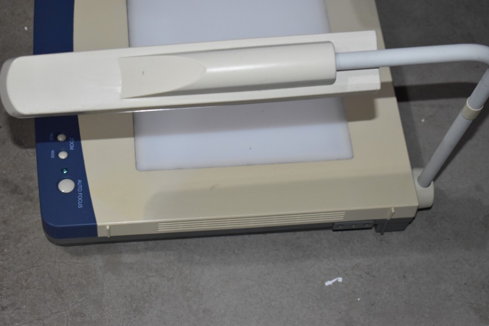 Elmo EV-4400AF Visual Presenter Zoom Overhead Document Camera Working