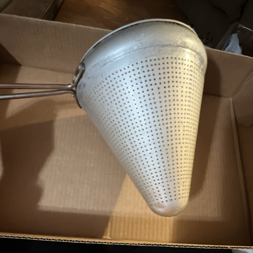 Vintage Silver Metal Cone Mesh Pattern Conical Food Strainer with Handle Kitchen