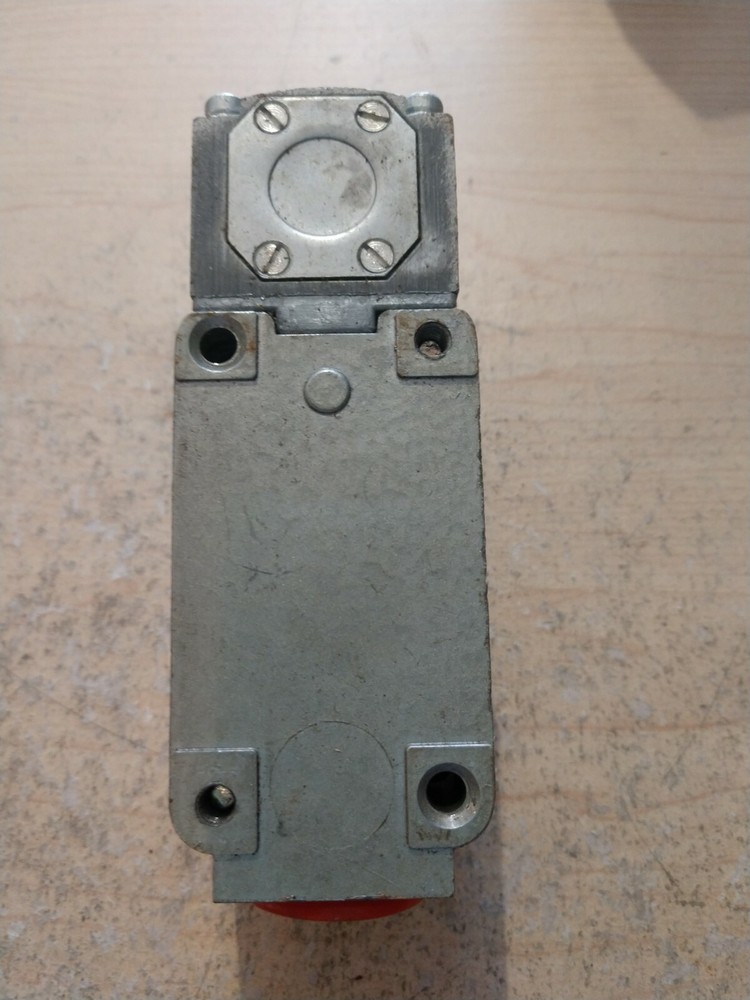 NEW RB DENISON C2B JK05 LEVER TYPE LIMIT SWITCH