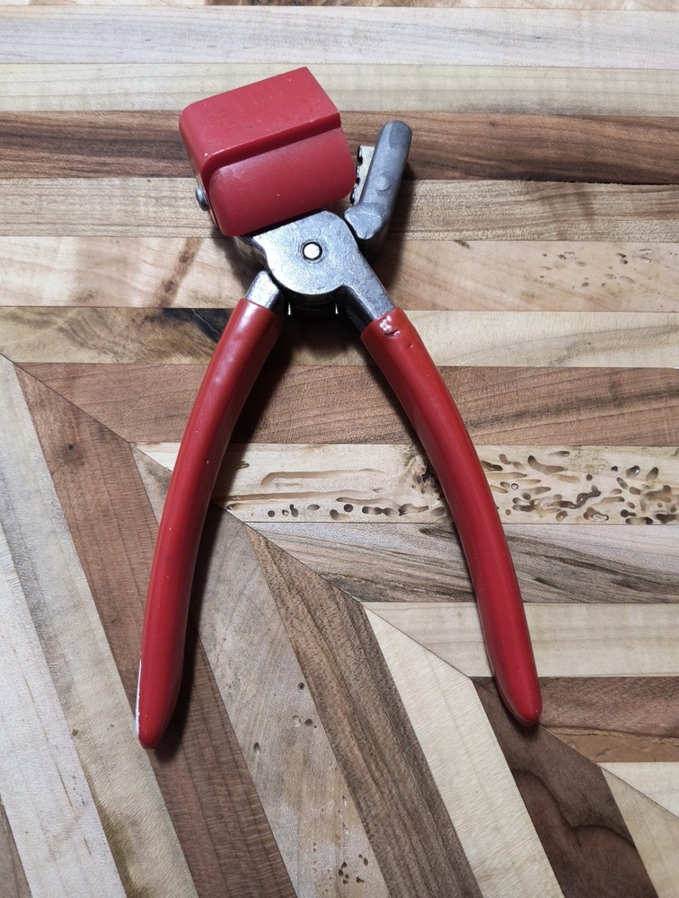 The Texan York Nut Sheller - Nut Cracker