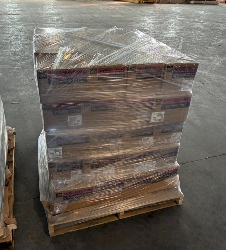 WE BUY AND SELL PALLETS, MESSAGE US