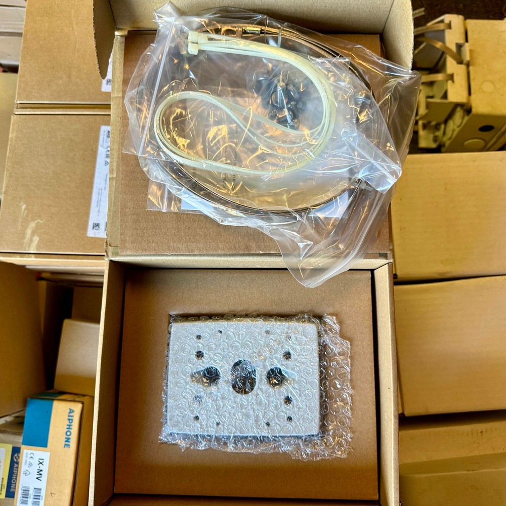 Axis T91A47 Pole Mount 110-400mm CCTV Camera NEW