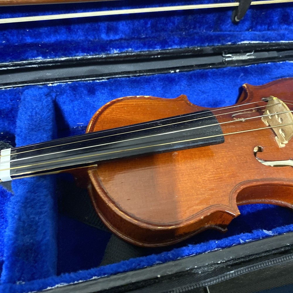 Cermona Violin