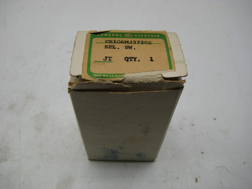 GENERAL ELECTRIC CR104MJ37202 SELECTOR SWITCH NSMP